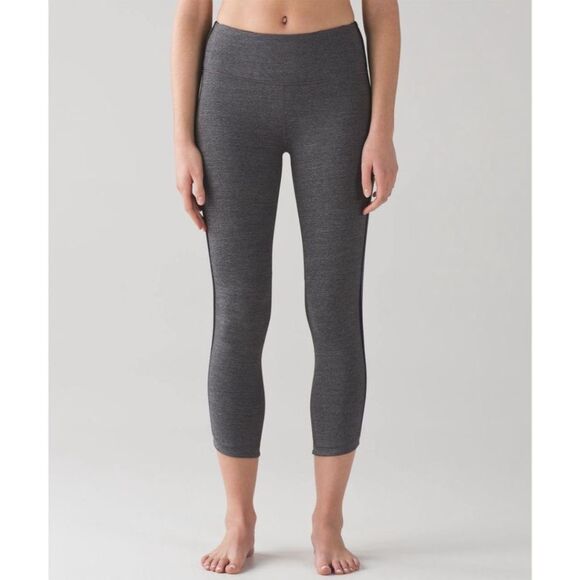 Lululemon Hit It Crop 21" - Picture 1 of 8